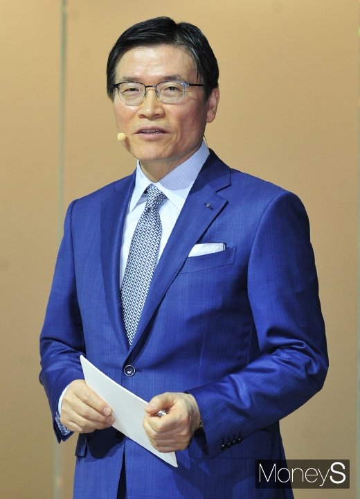 [머니S포토] 신형 SUV 소개하는 김광철 FMK 마세라티 대표