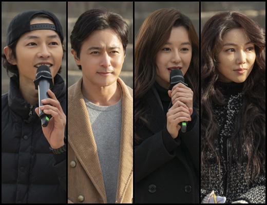 아스달 연대기 스태프. 사진은 송중기, 장동건, 김지원, 김옥빈(왼쪽부터). /사진=tvN 제공
