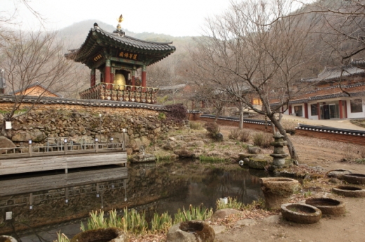 대원사 경내 7개 연못 중 가장 아름답다는 구품연지. /사진=한국관광공사