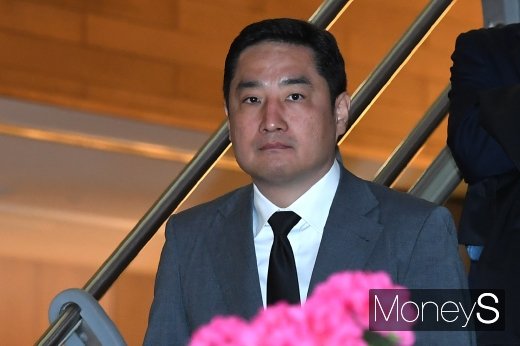 [머니S포토] 고 조양호 회장 빈소 찾은 강용석