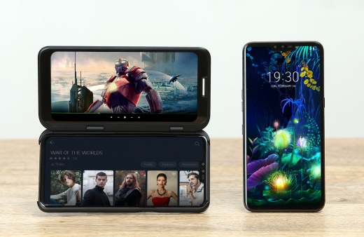 LG V50과 듀얼스크린 모습. /사진=LG전자