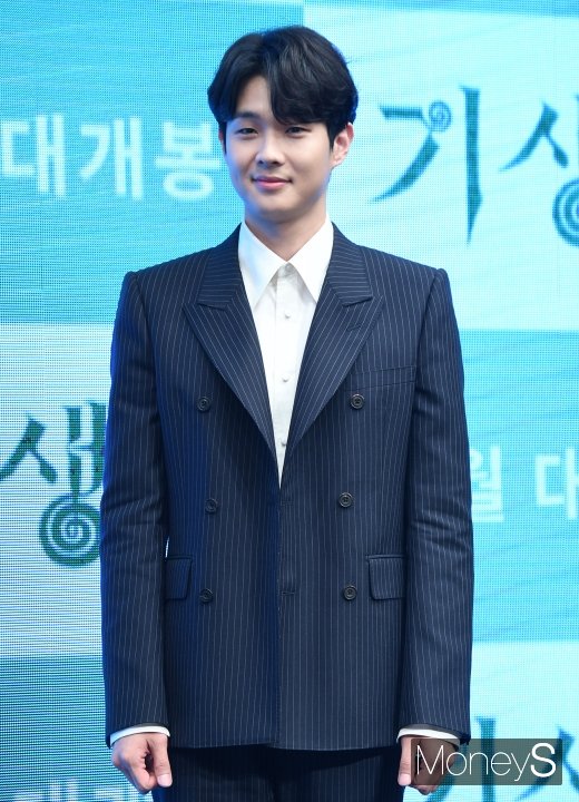 [머니S포토] '기생충' 최우식, 분량이 기대되는 배우