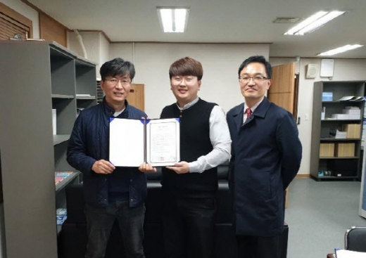 권대오 위드위 이사, 우동효 플라시스템 팀장, 김기준 위드위 본부장(왼쪽부터)/사진제공=위드위
