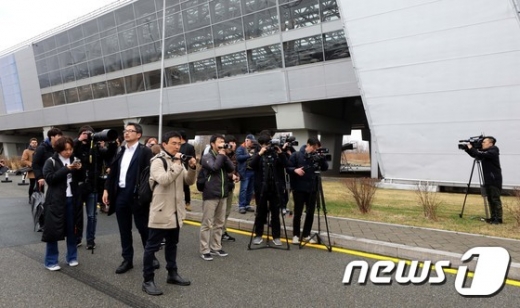 김정은 오늘 새벽 러시아로 출발. 북러정상회담. 김정은. 푸틴. 러시아. 블라디보스토크. 김정은 북한 국무위원장의 러시아 방문을 앞두고 블라디보스토크 시내에서 삼엄한 경비가 펼쳐지고 있다. /사진=뉴스1