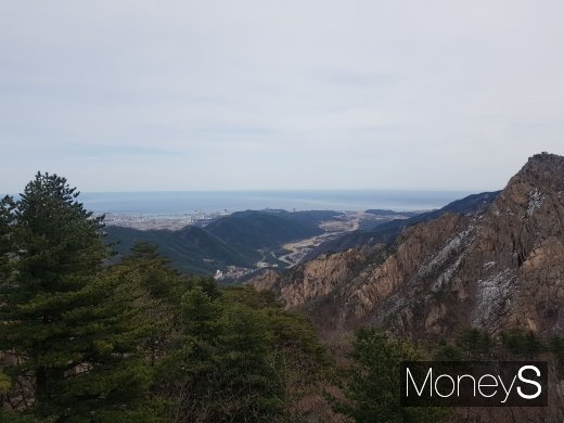 [건강] 건강한 등산, 배낭 무게 줄이고 신발끈 확실하게