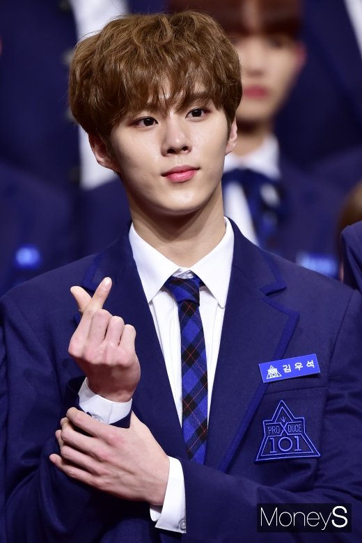 [머니S포토] 프로듀스X101 김우석, '여전한 잘생김'