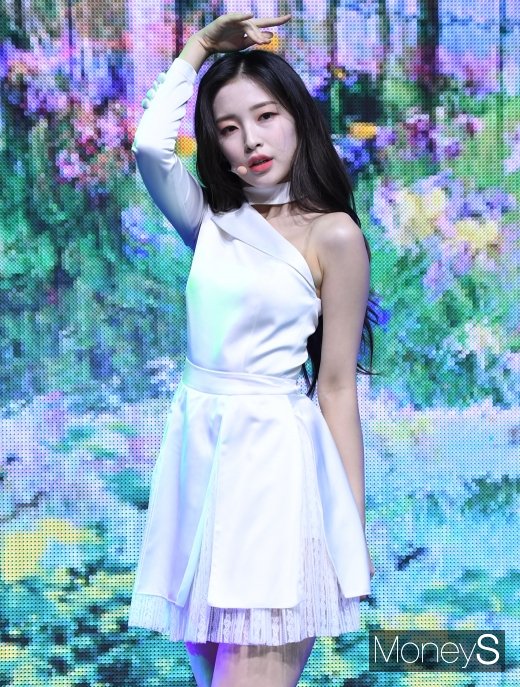 [머니S포토] 오마이걸 아린 '섹시하고 청순하게'