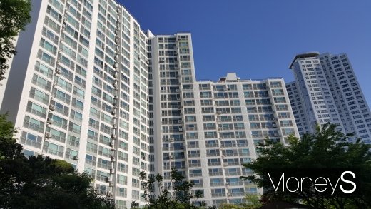 부산시내 한 아파트 단지. /사진=김창성 기자
