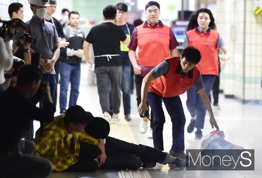[머니S포토] 지하철 폭탄 테러 벌어진다면…