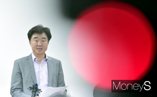 이상무 참좋은여행 전무이사(최고고객책임자·CCO)가 30일 오전 11시30분 2차 브리핑을 하고 있다. /사진=임한별 기자