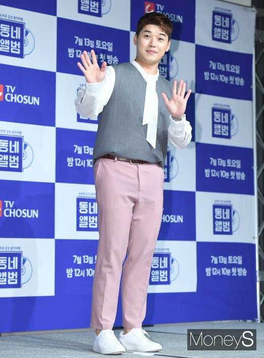 [머니S포토] '동네앨범' 권혁수, 시선 잡는 핑크 바지