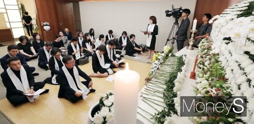 [머니S포토] 故 정두언 전 의원 위로예배
