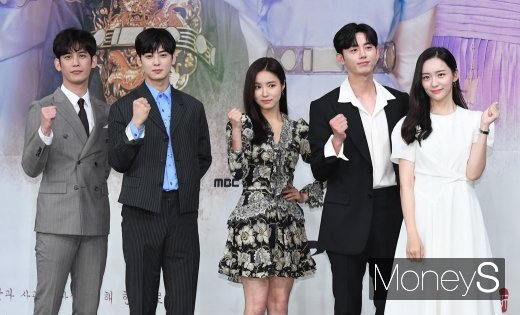 [머니S포토] 박기웅·차은우·신세경·이지훈·박지현 '신입사관 구해령 파이팅'