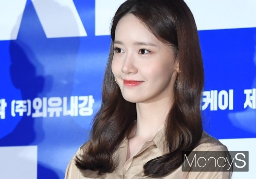 [머니S포토] 윤아 '꽃사슴 눈망울'
