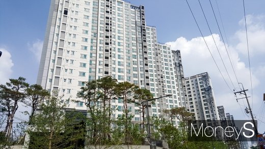 지난 6월부터 입주가 시작된 래미안 명일역 솔베뉴. /사진=김창성 기자