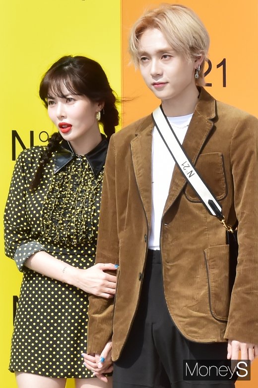 [머니S포토] 공식커플 현아-이던, 다정하게 팔짱끼고 찰칵!