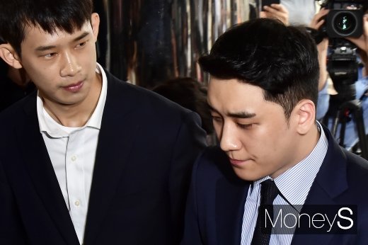 [머니S포토] 승리 경찰 출석, 내일은 양현석 소환