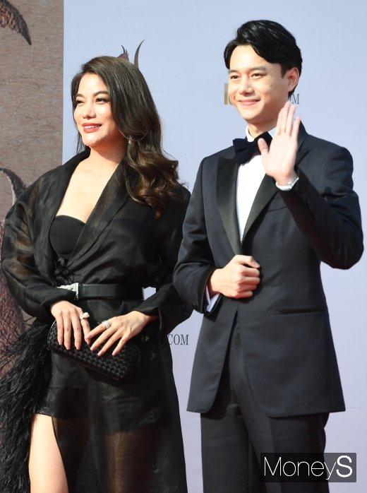 [머니S포토] 쭝 옥안·응우옌 아잉 쭝 '우아하게'