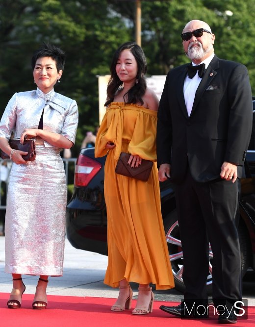 [머니S포토] 서울드라마어워즈 2019에 뜬 '김씨네 편의점' 주역들