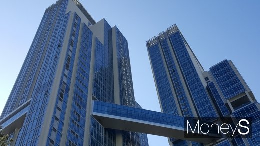 서울 용산구 이촌동 래미안 첼리투스. /사진=김창성 기자