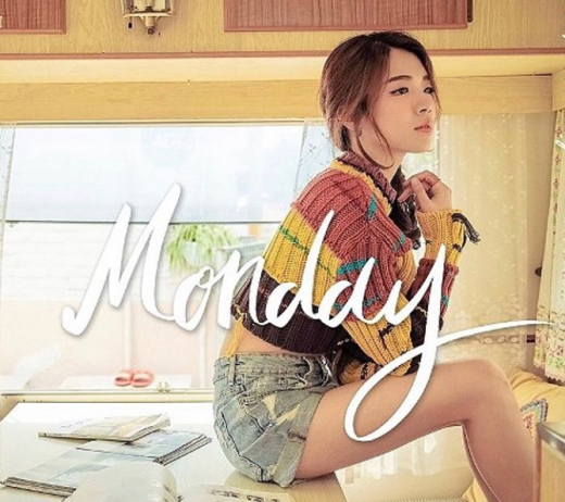 가수 임수연의 싱글 5집 'Monday' 앨범 커버. /사진=임수연 인스타그램 캡처