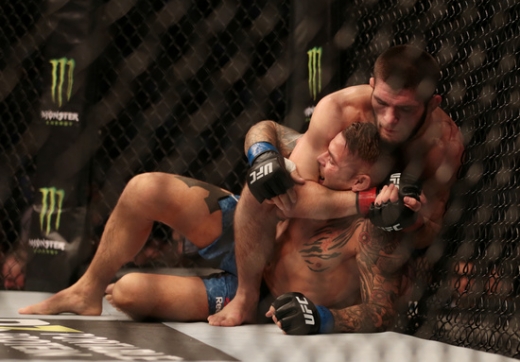 UFC 라이트급 챔피언 하빕 누르마고메도프가 더스틴 포이리에를 꺾었다. /사진=로이터
