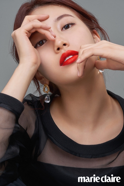 수지 화보. /사진=마리끌레르