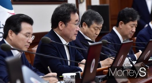 [머니S포토] 모두발언하는 이낙연 국무총리