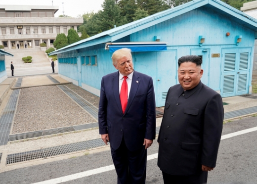 지난 6월30일 판문점에서 만난 도널드 트럼프 미국 대통령(왼쪽)과 김정은 북한 국무위원장. /사진=로이터