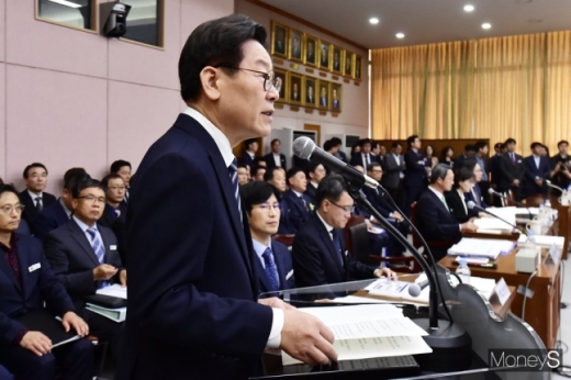 2019 경기도청 국감, 업무보고하는 이재명 지사. / 사진=머니S