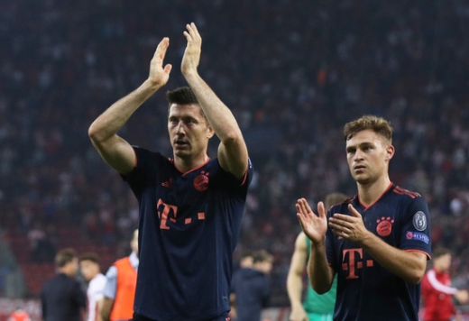 UEFA 챔피언스리그 통산 최다 득점 5위에 등극한 바이에른 뮌헨의 골잡이 로베르트 레반도프스키(왼쪽). /사진=로이터