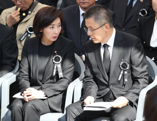 박정희 전 대통령 추도식에 참석한 황교안 자유한국당 대표와 나경원 원내대표. /사진=뉴시스 김진아 기자 