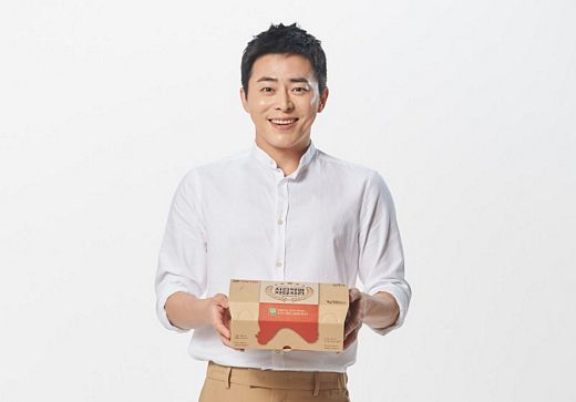자담치킨, 새 광고 모델로 톱스타 조정석 선정