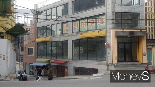 홍대 상권의 공실 빌딩. /사진=김창성 기자