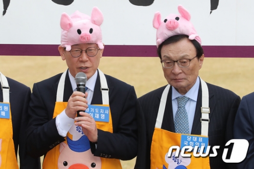 [포토S뉴스] 돼지모자 쓴 '문희상·이해찬·심상정·이재명'