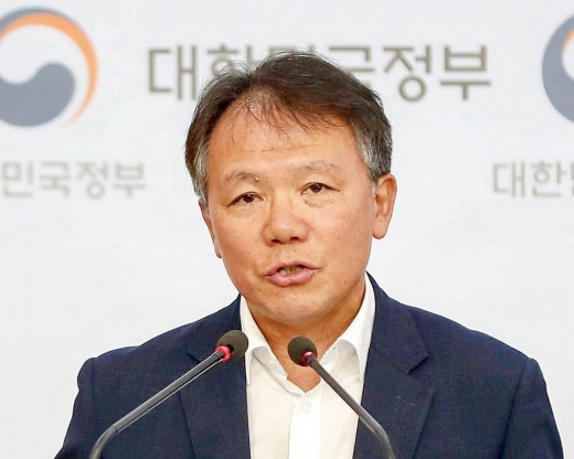 9월26일 서울 종로구 정부서울청사 별관에서 김영옥 식품의약품안전처 의약품안전국장이 ‘라니티딘’ 위장약 잠정 제조 수입 및 판매 중지 관련 브리핑을 하고 있다./사진=뉴시스 추상철 기자