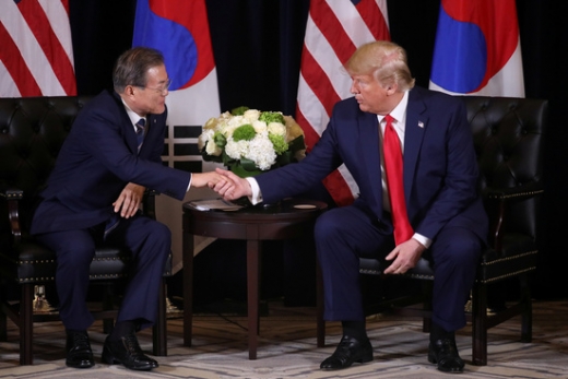 문재인 대통령(왼쪽) 도널드 트럼프 미국 대통령. /사진=로이터