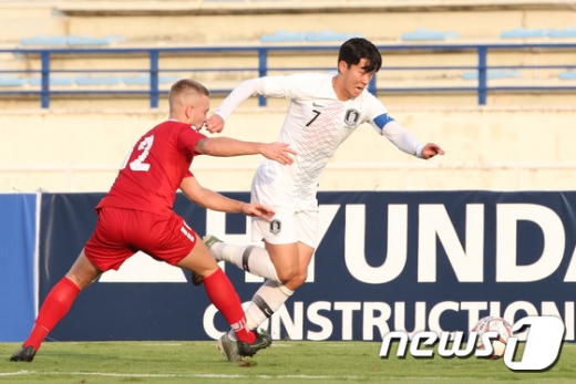 대한민국 축구 대표팀이 14일 오후 10시(한국시간) 레바논 베이루트 카밀 샤문 스포츠시티 스타디움에서 레바논과 2022 국제축구연맹(FIFA) 카타르월드컵 아시아지역 2차예선 4차전을 치르고 있다. /사진=뉴스1
