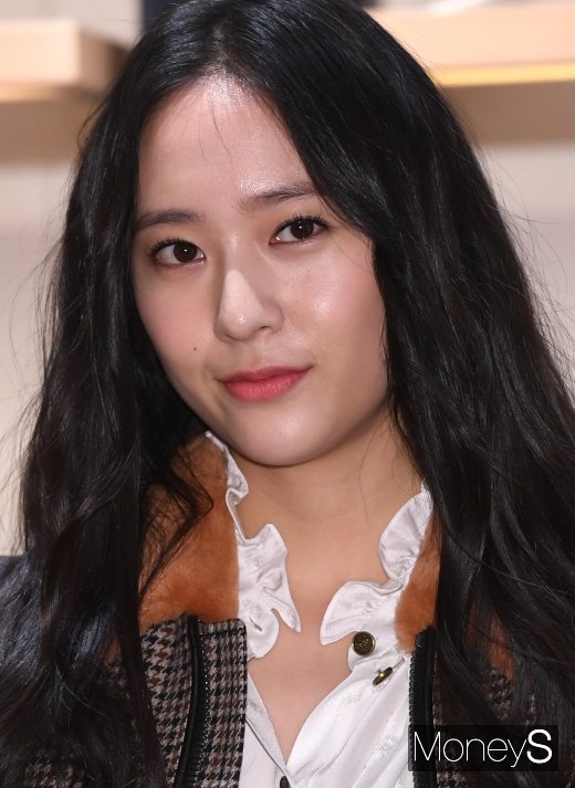 [머니S포토] 크리스탈 '미소만 지어도 심쿵'