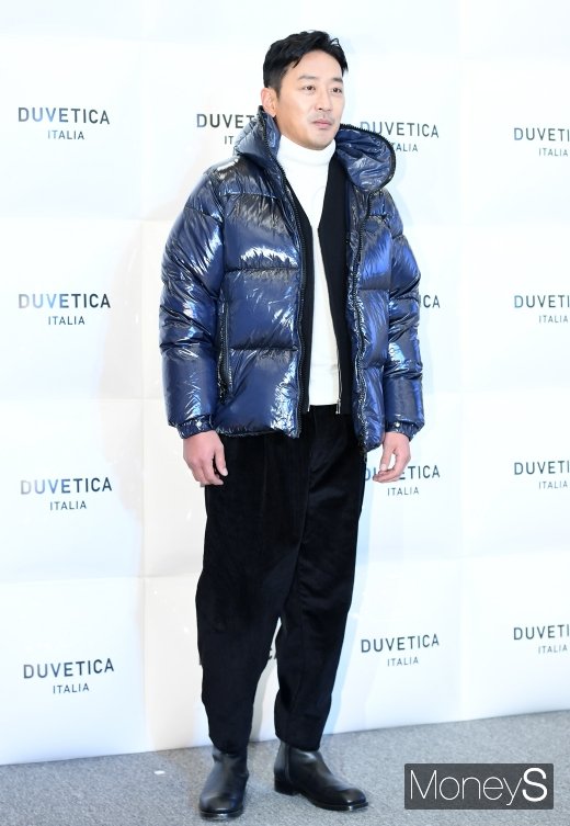 [머니S포토] 하정우, 난해한 패션 센스
