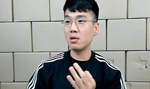 BJ 보겸이 개인방송을 통해 아프리카TV 대상후보에 대한 의견을 말하고 있다. /사진=보겸 TV 영상 캡처