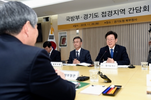 이재명 경기도지사 '경기도-국방부 접경지역 지자체장 간담회' 주재 모습. / 사진제공=경기북부청