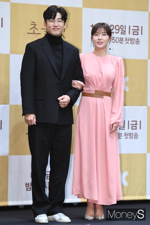 [머니S포토] 윤계상·하지원, 초콜릿 로코커플