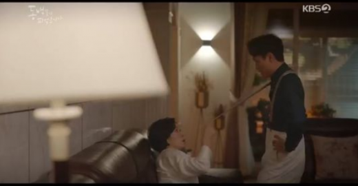 배우 염혜란(왼쪽)과 오정세. /사진=KBS 드라마 '동백꽃 필 무렵' 방송화면 캡처