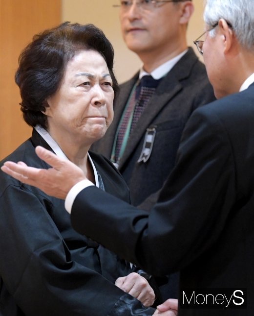 [머니S포토] 침통한 표정의 정희자 전 힐튼호텔 회장