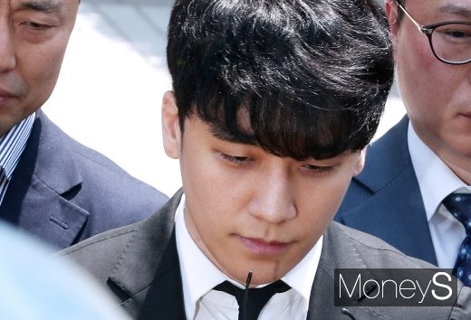 버닝썬 게이트의 중심에 선 승리. 그는 이번 사건이 불거지자 빅뱅 탈퇴 및 연예계 은퇴를 선언했다. /사진=장동규 기자