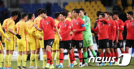 지난 15일 부산 아시아드 주 경기장에서 펼쳐진 2019 EAFF(동아시아축구연맹) E-1 챔피언십(구 동아시안컵) 대회 2차전에서 중국에 1-0으로 승리한 한국 축구 대표팀. /사진=로이터
