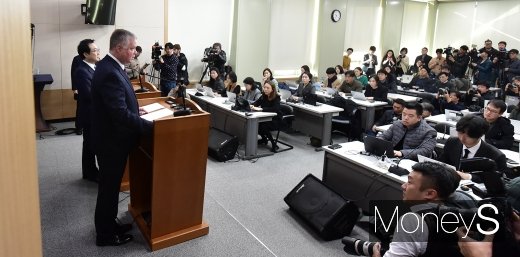 [머니S포토] 기자회견 갖는 이도훈-스티븐 비건