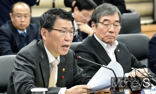 [머니S포토] 은성수 