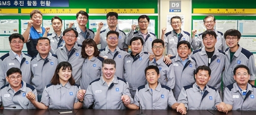 창원공장을 방문한 카허 카젬 한국GM 사장. /사진=한국GM